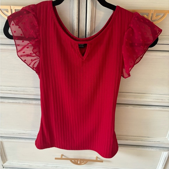 Red cotton women’s short sleeve with lace detailing sleeves SIZE SMALL - Picture 2 of 4